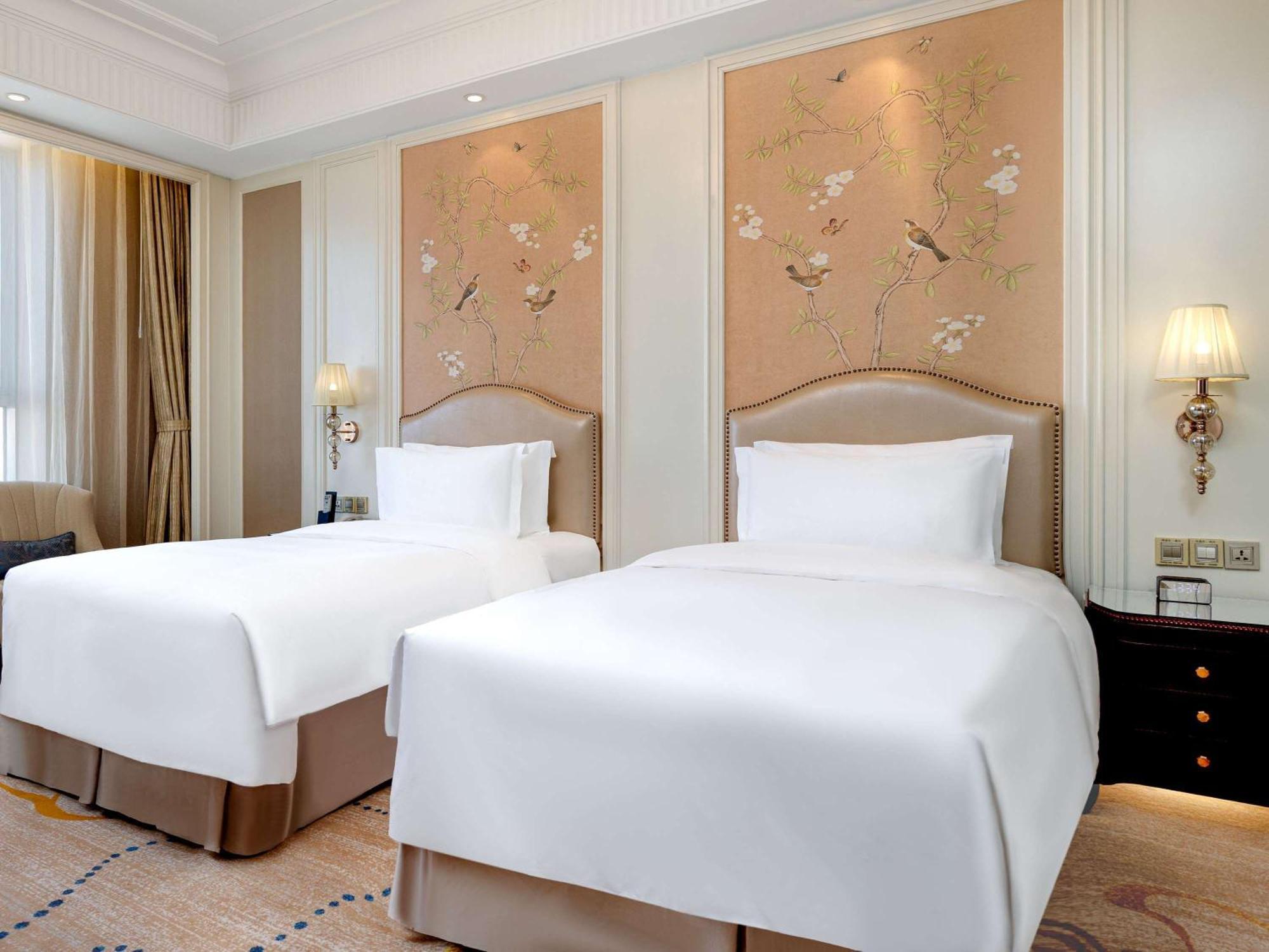 Sofitel Xining Hotel Exterior photo
