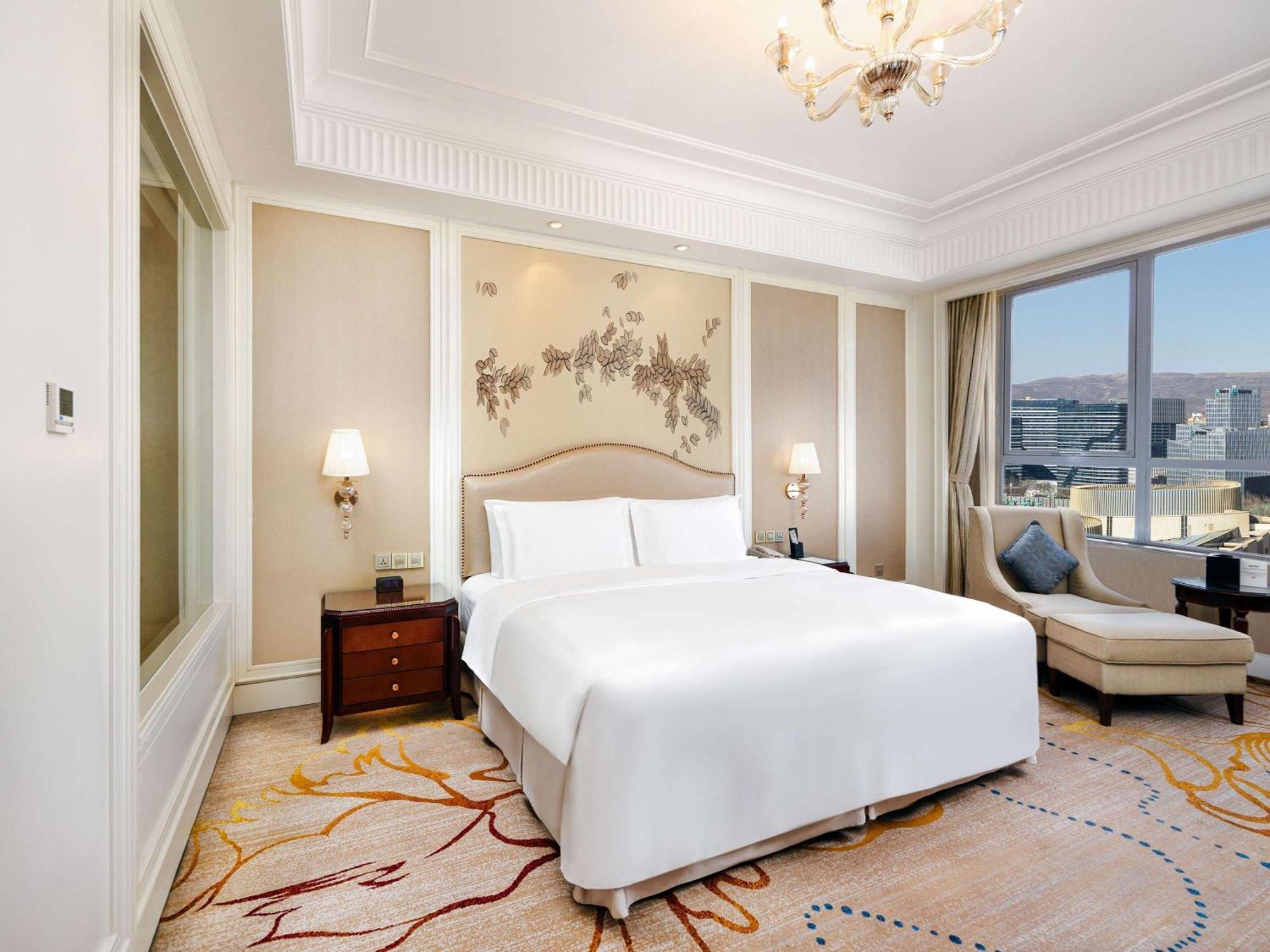 Sofitel Xining Hotel Exterior photo