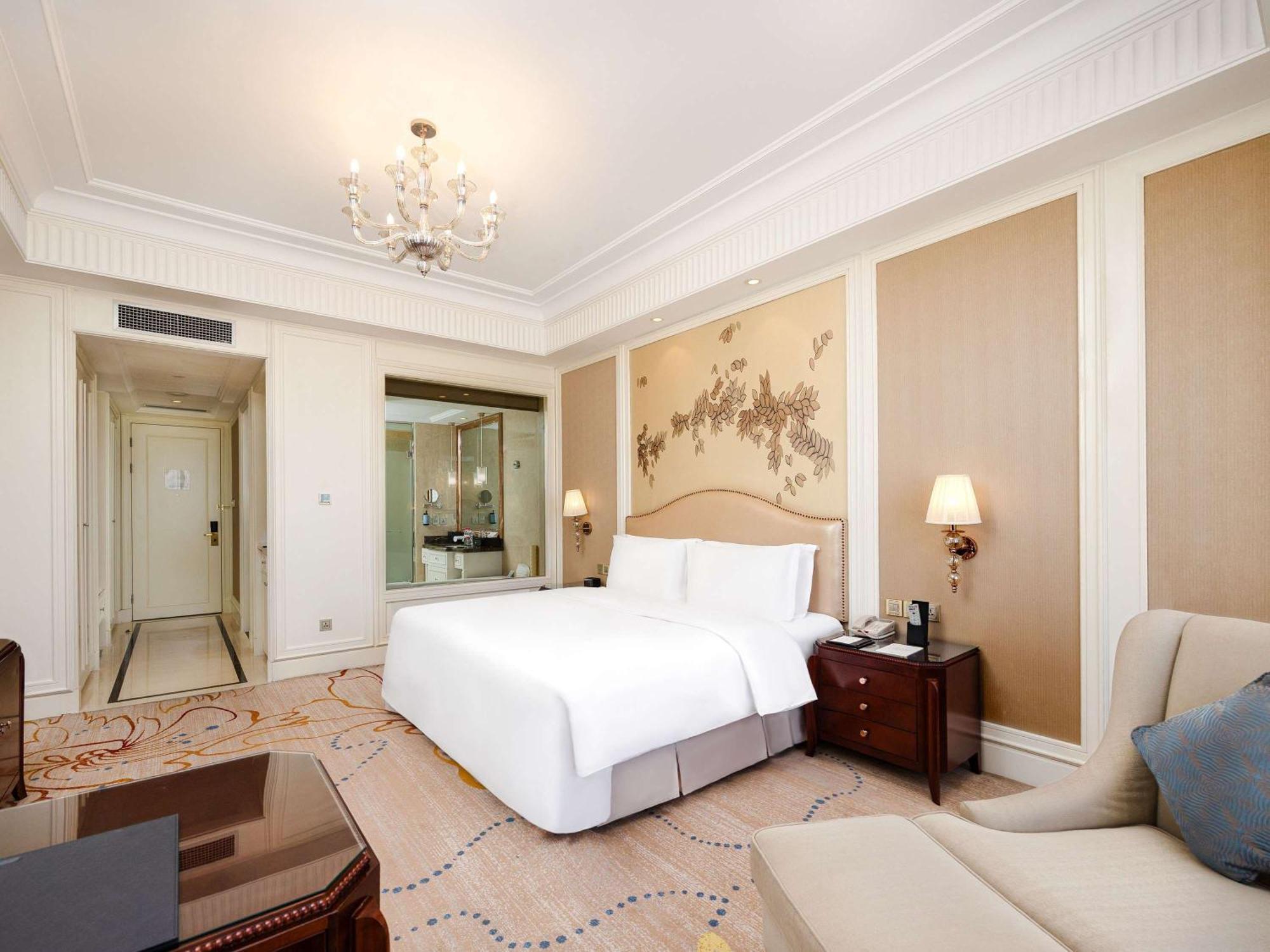 Sofitel Xining Hotel Exterior photo